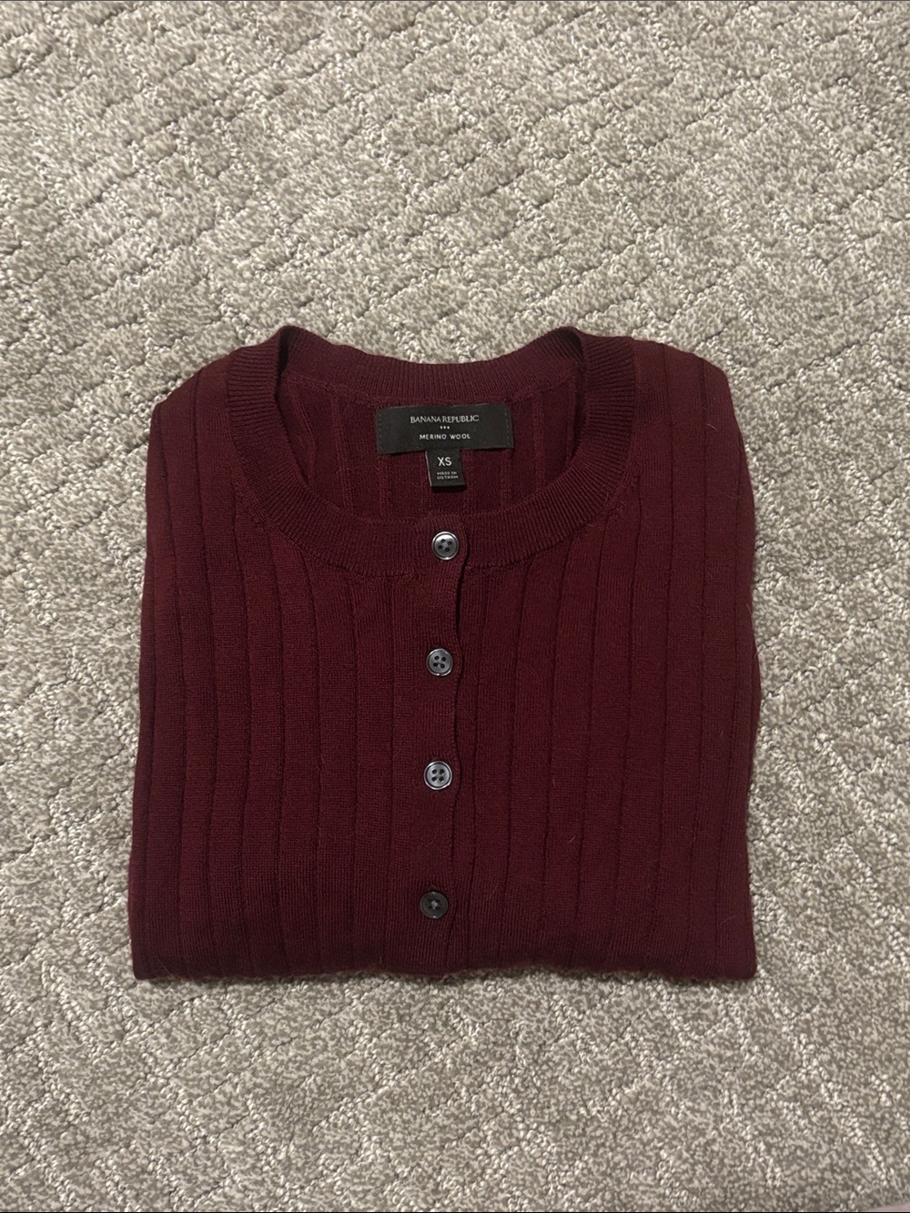 Banana Republic | Ribbed Merino Wool Button-Front Cardigan in Wine | Size XS - Picture 7 of 8